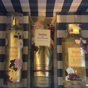 Bath and Body Works set— DAHLIA